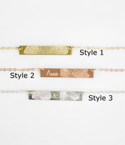 3 styles available: solo fingerprint, fingerprint & name, and 2 fingerprints with an ampersand sign in between. Customizable minimalist bar necklace Engraved minimalist jewelry gift Personalized bar necklace for her Minimalist gold bar necklace with engraving Custom silver bar pendant Engraved rose gold bar necklace
