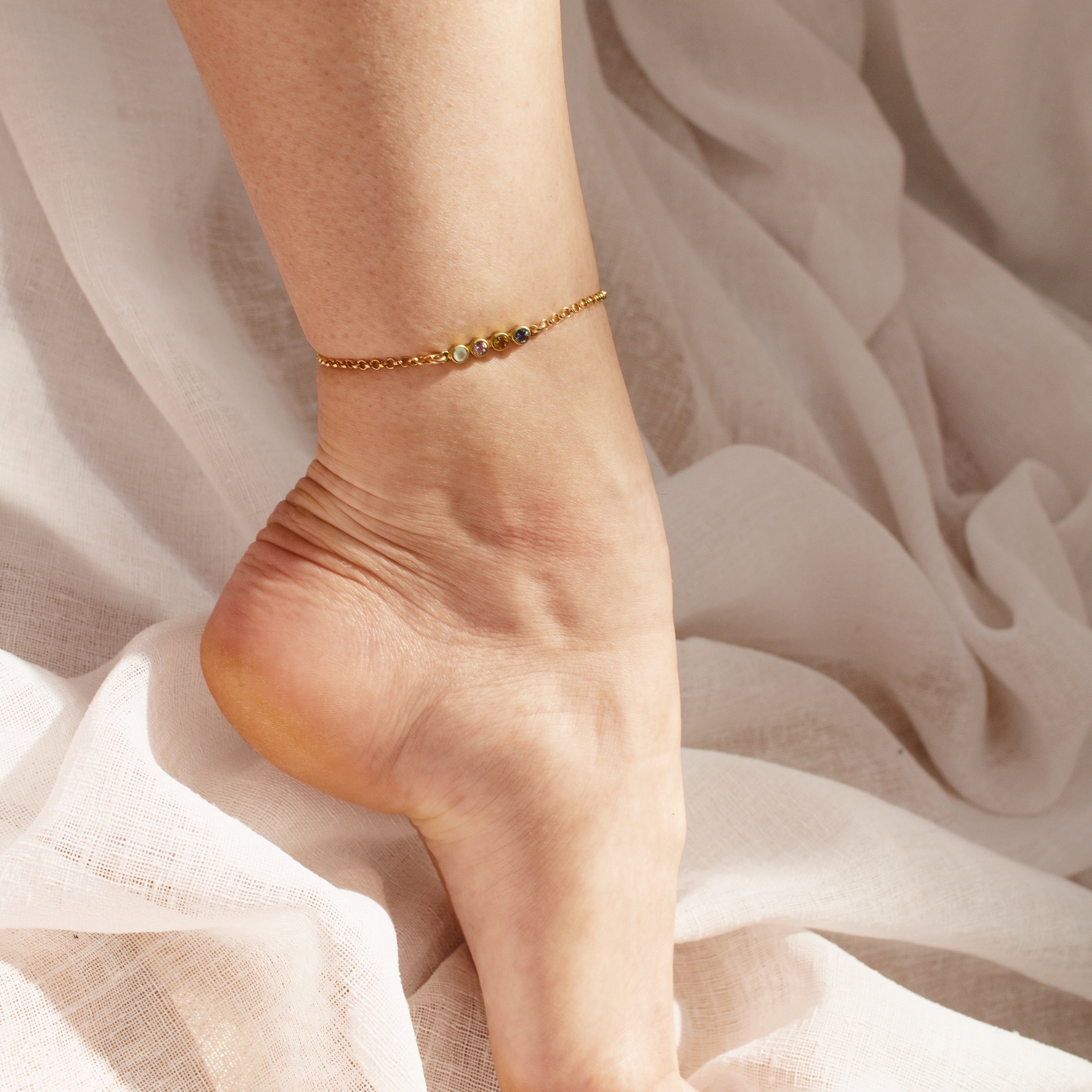 How to Measure Anklet Length: A Guide To The Perfect Fit