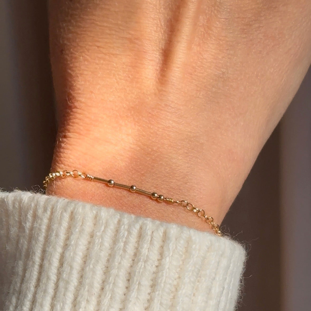 Morse Code Bead Bracelet - Dainty Minimalist Bracelet