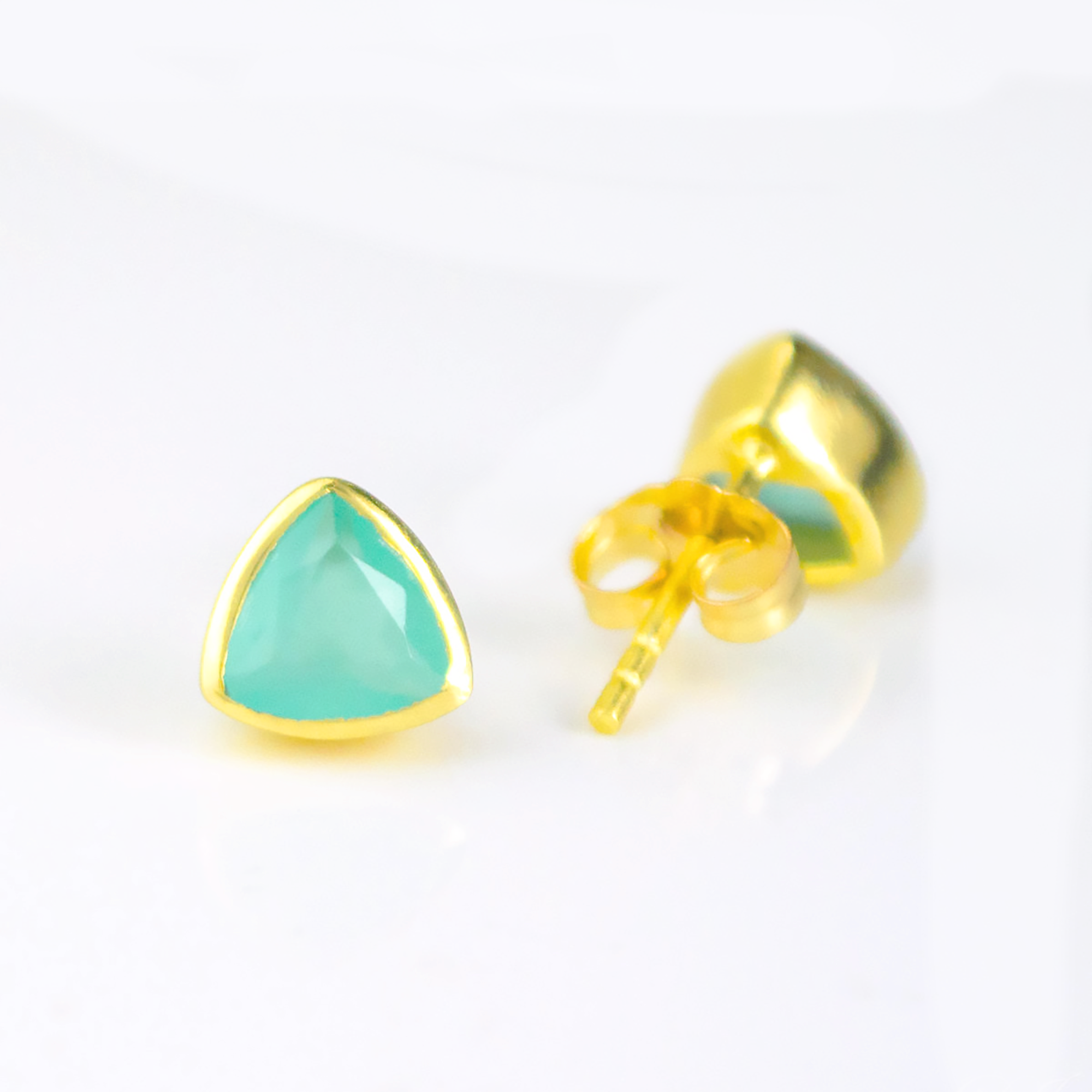aqua_chalcedony_triangle_studs_gold_1.png