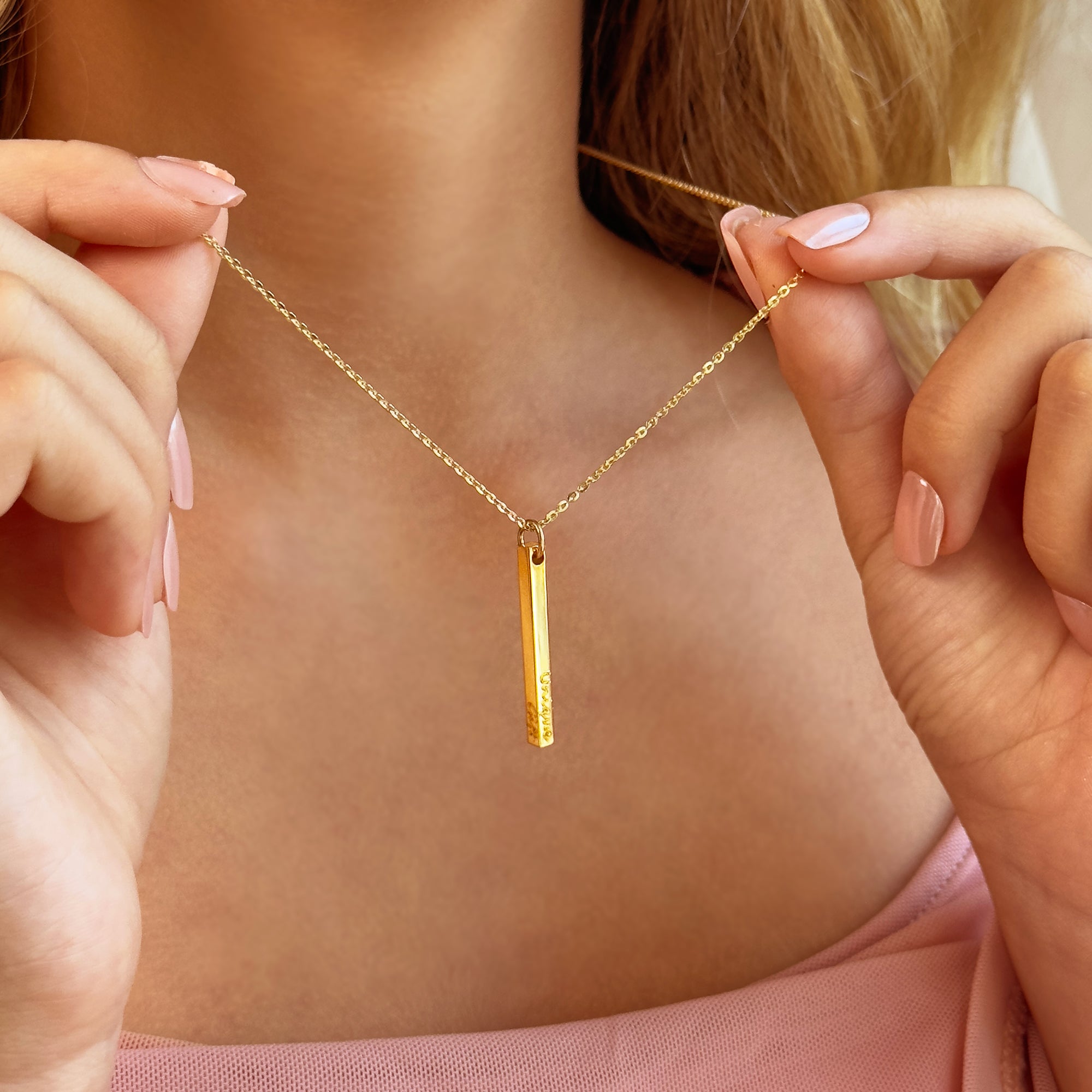 Custom engraved dainty 3D bar necklace in gold, personalized vertical bar pendant with name engraving, minimalist everyday jewelry for her, meaningful gift for girlfriend, mom, bridesmaids, or anniversary.