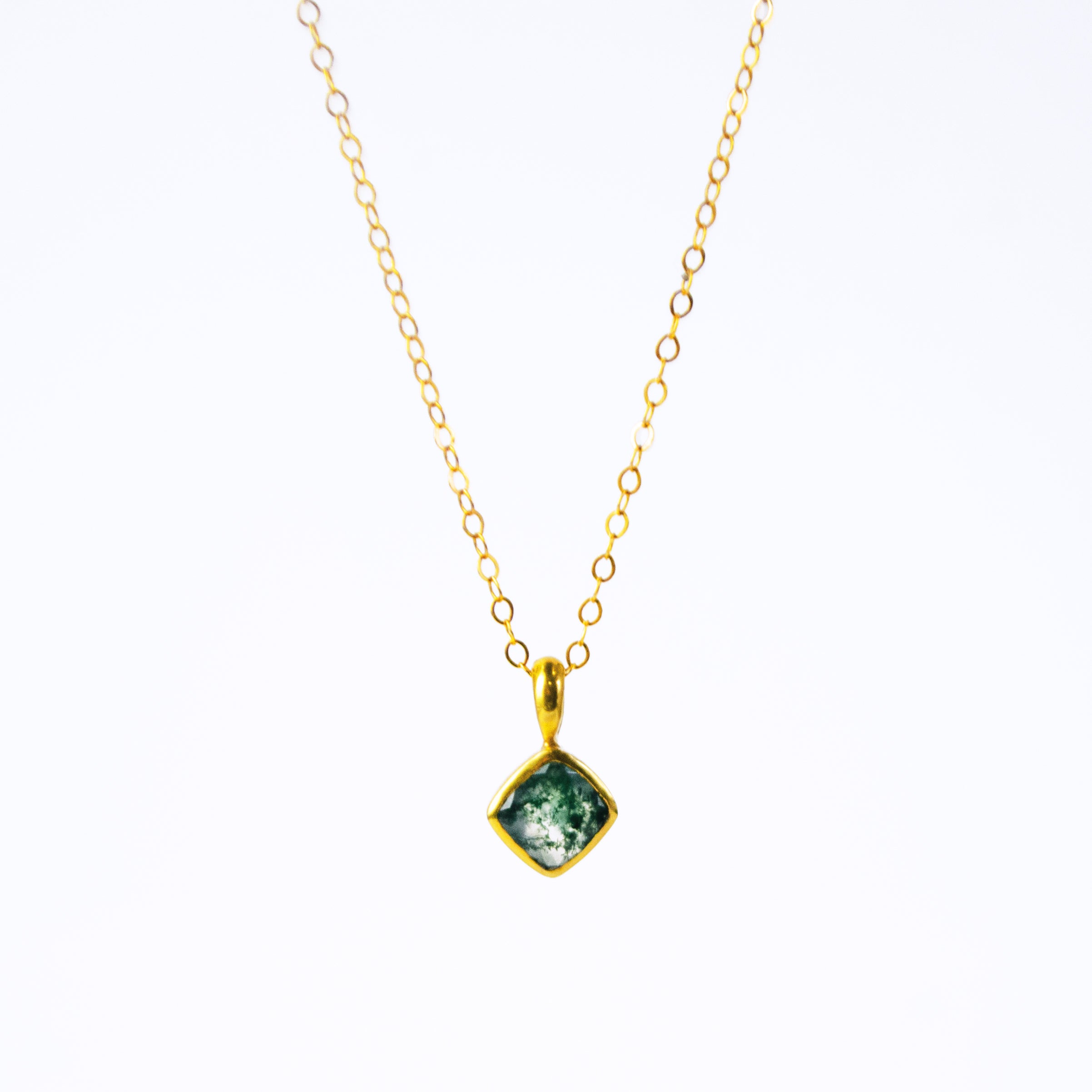 moss-agate-diamond-shape-pendant-gold.jpg