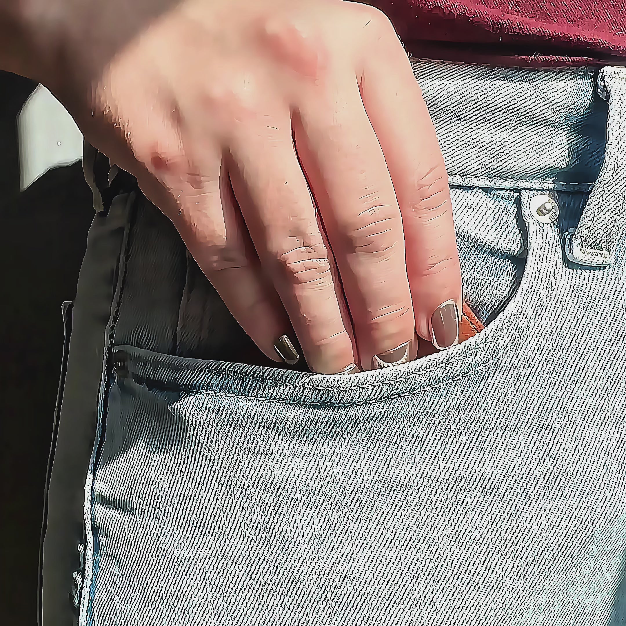 Video showcasing a personalized genuine leather wallet engraved with initials and message. Handcrafted from natural full-grain leather, this custom wallet makes a perfect gift for husband, dad, or boyfriend for Christmas, anniversary, or Father’s Day.