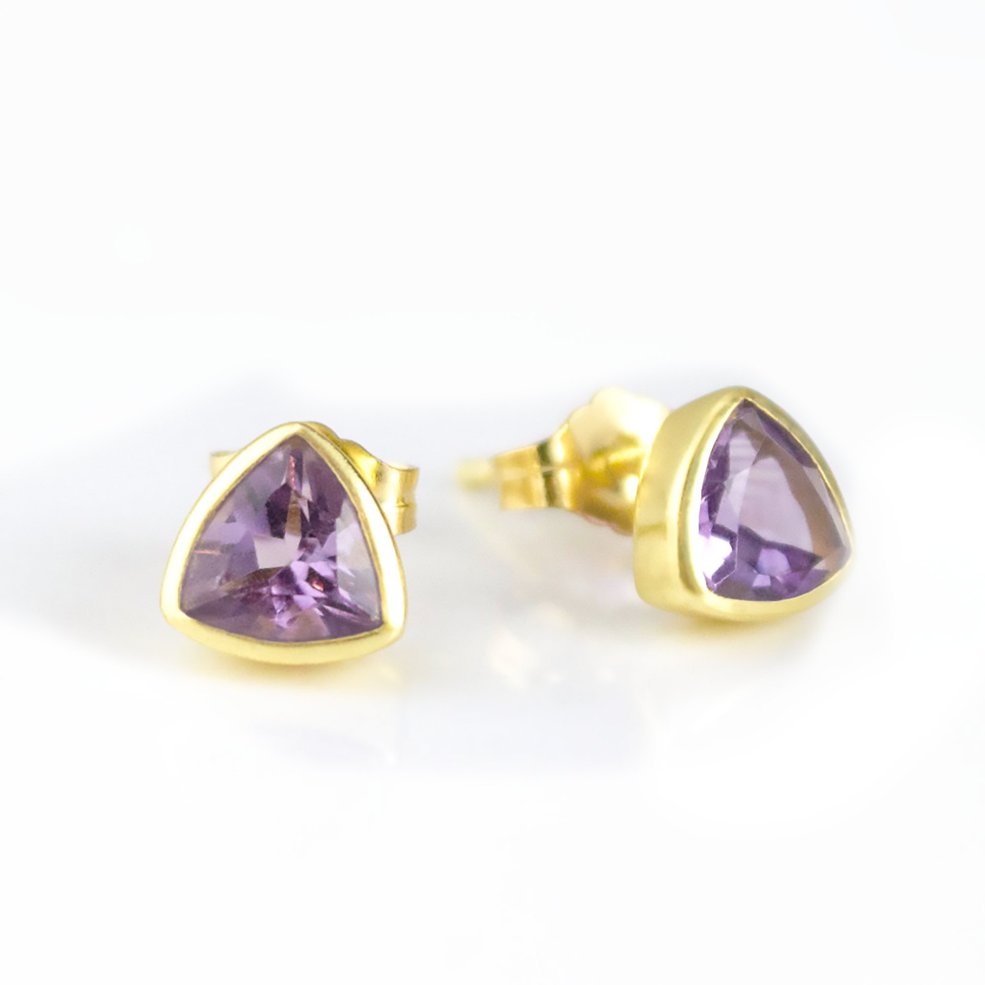 purple_amethyst_triangle_studs_gold_3.png