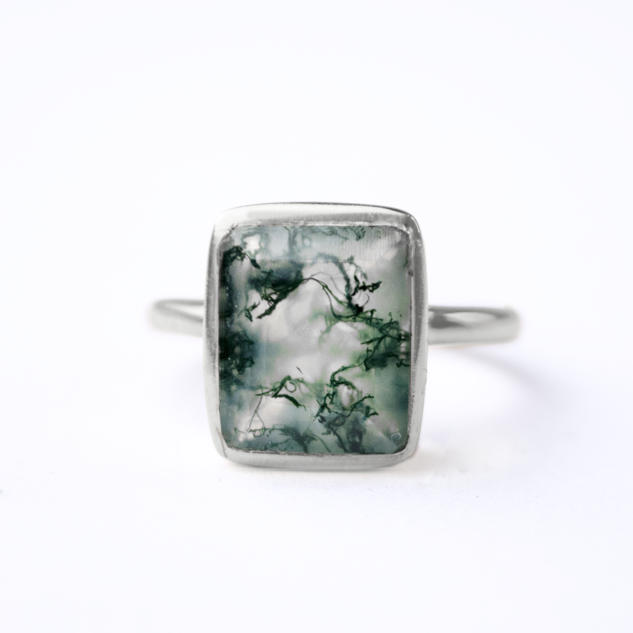 925 Sterling Silver Moss Agate Large Rectangle Ring viewed from the front on a white background. Sterling Silver Statement Ring, Sterling Silver Moss Agate Ring, Large Moss Agate Stone Jewelry, Mossy Gemstone Ring, Rectangular Solitaire Ring