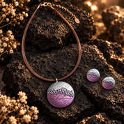 Boho bubble mosaic necklace video showing adjustable chain clasp and hardware details

