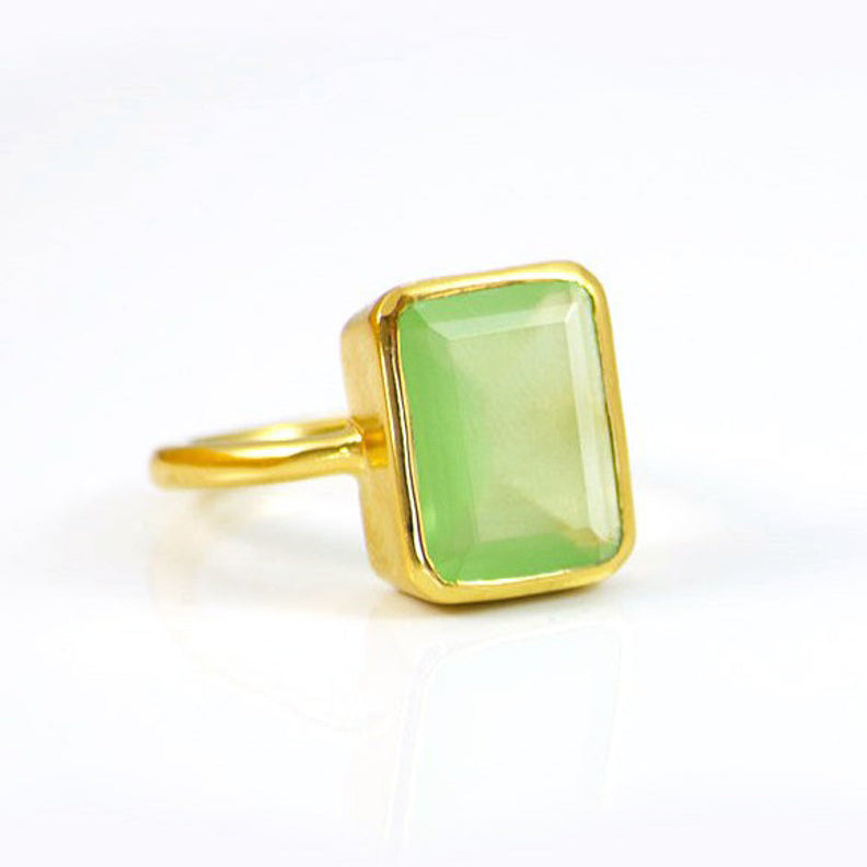 AugustBirthdayGiftForHerGreenChalcedonyGemstone_562a2967-0e79-4a96-bc09-59a63fa5cd44.jpg