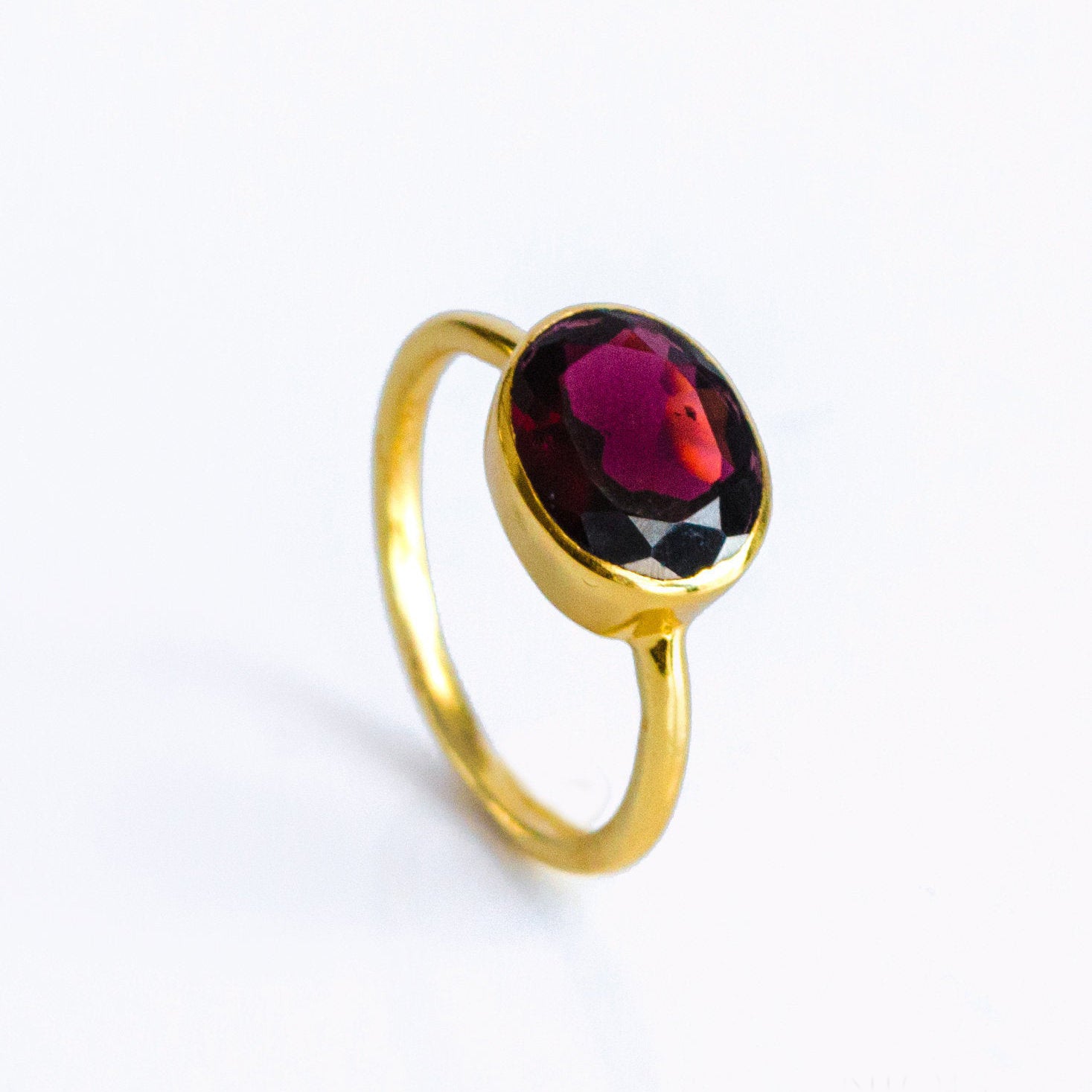 garnet_oval_ring_gold.jpg