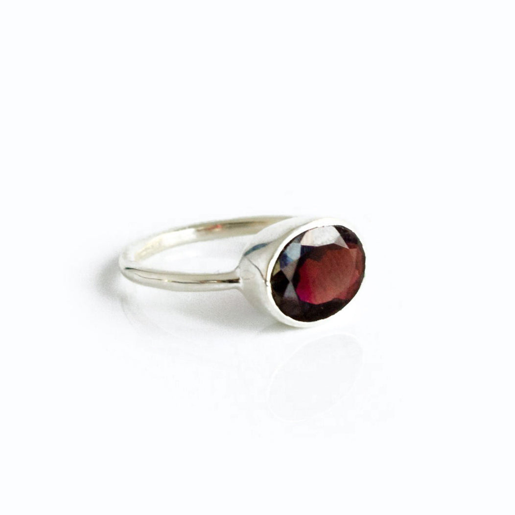 Oval Garnet Ring : January Birthstone