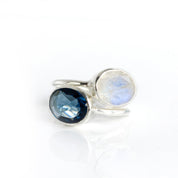 Set of Two Oval Rings : Kyanite and Moonstone