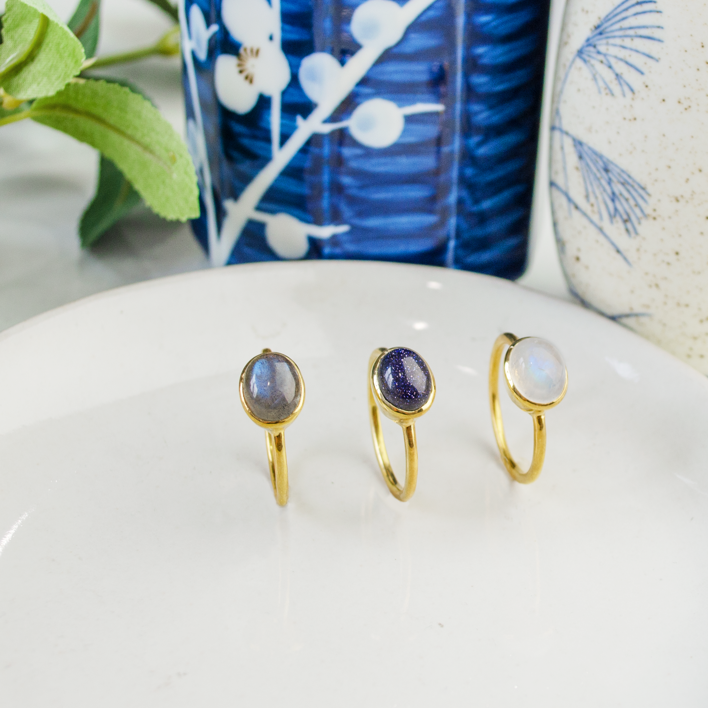 labradorite-bluestone-moonstone-cabochon-rings_ce327ba7-7246-4202-8436-9ee0e5e679bc.png