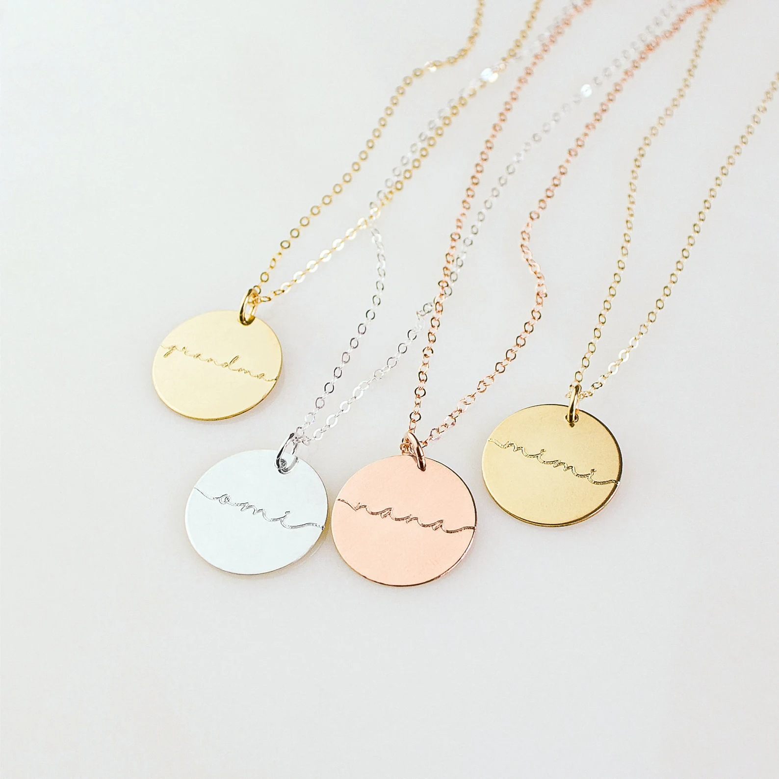 mamanecklacemiminecklacenananecklacegrandmanecklacenecklaceformomgrandmananagigimimimemeengraveddiscpendantnecklace