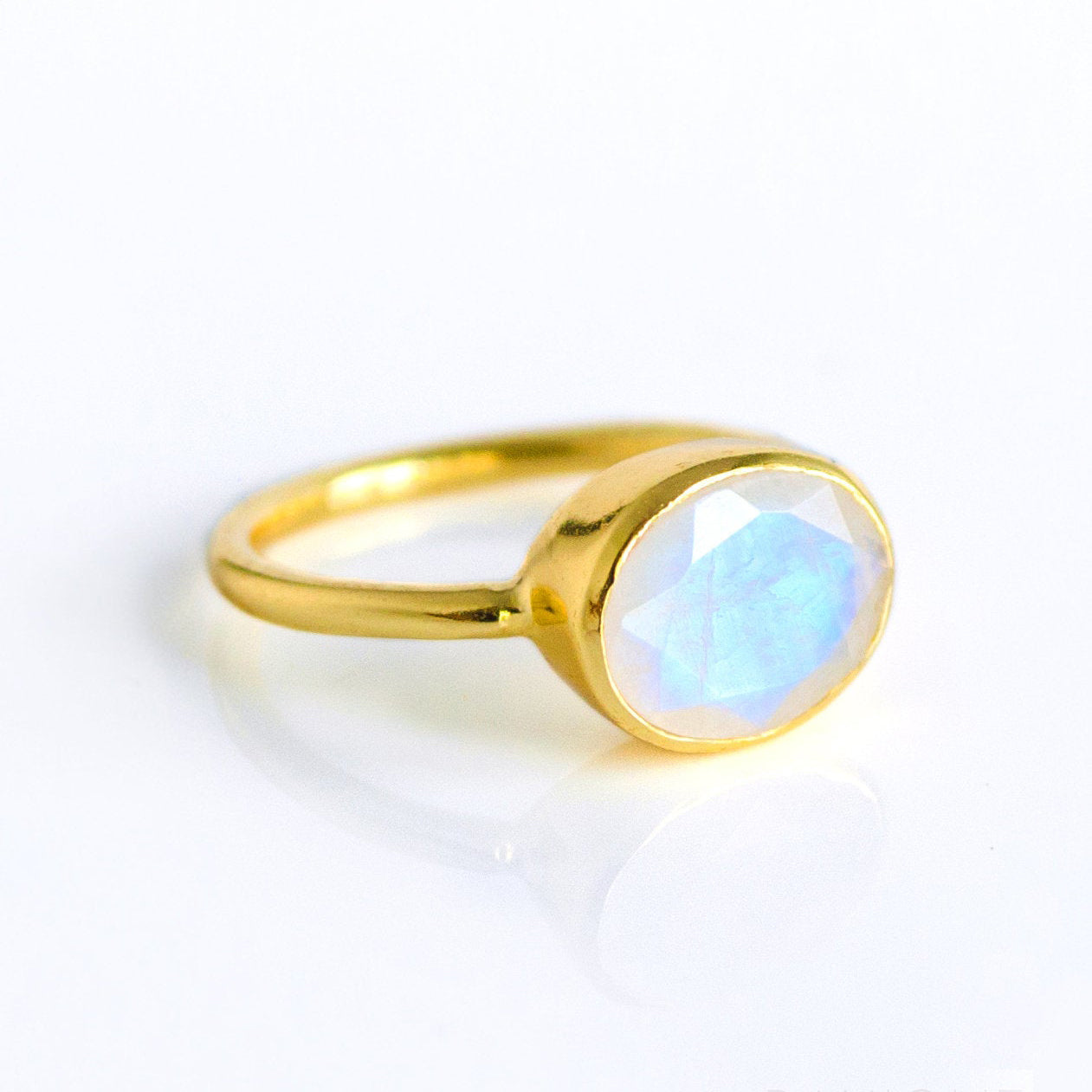 moonstone_oval_ring_gold.jpg