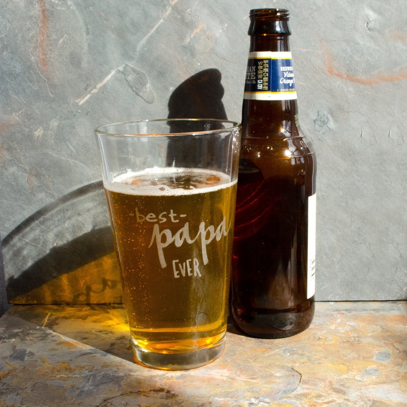 personalizedfather_sdaypresentchristmasgiftfordadgrandpabeerglassengravedwithspecialmessage.jpg