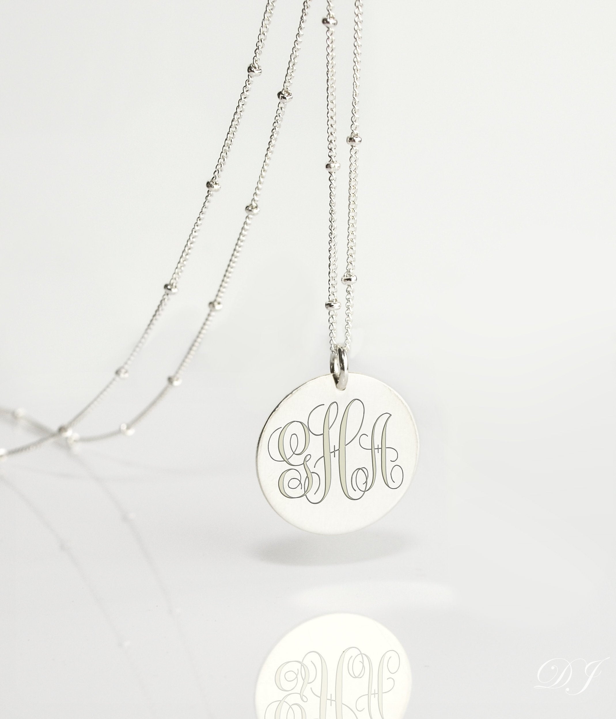 Personalized Swirly Monogram Necklace - Initials Disk Necklace [19mm]