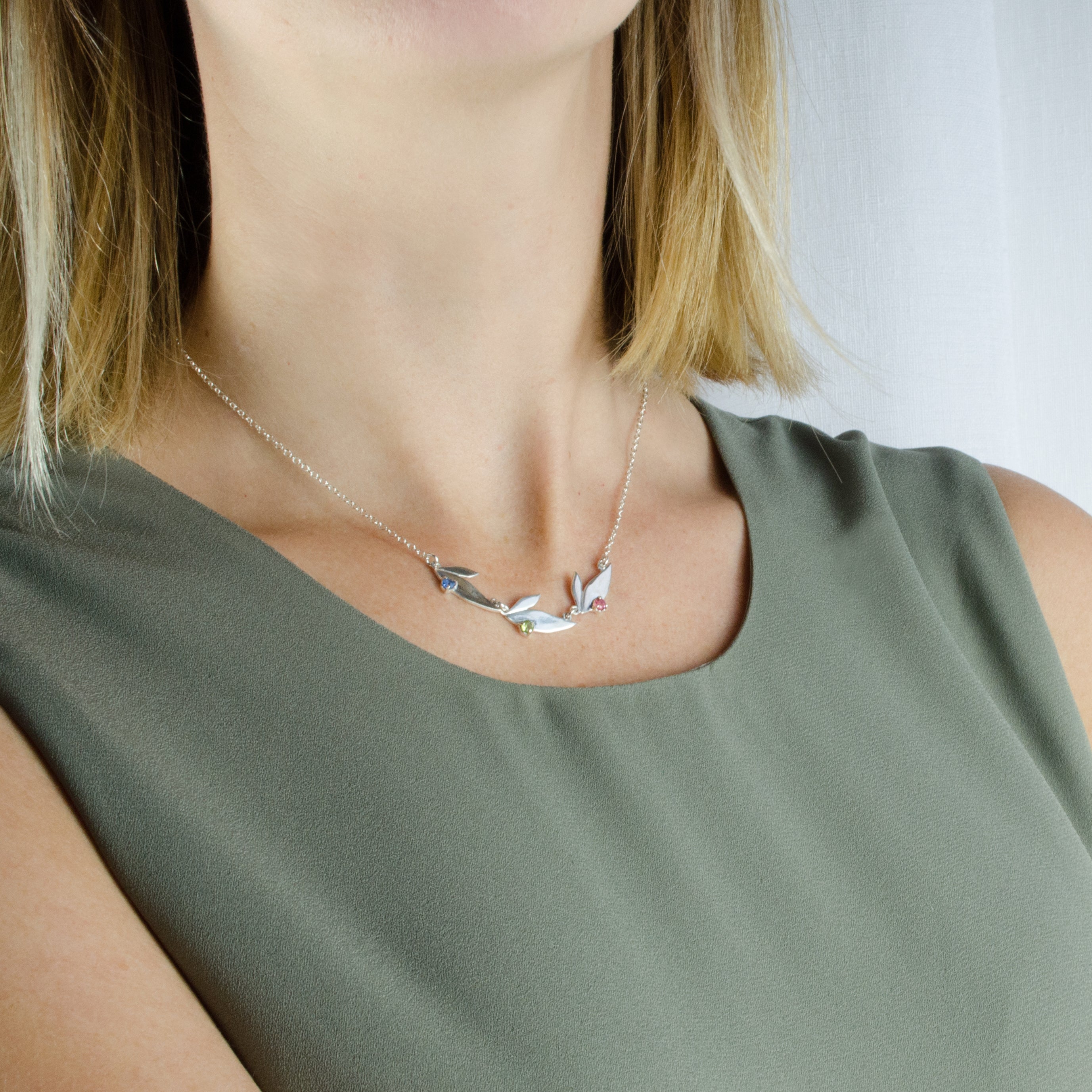tiny_prong_birthstones_leaves_necklace-0449.jpg
